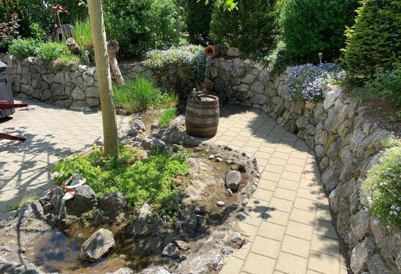 חדר סטנדרט, Zum Fliegerwirt