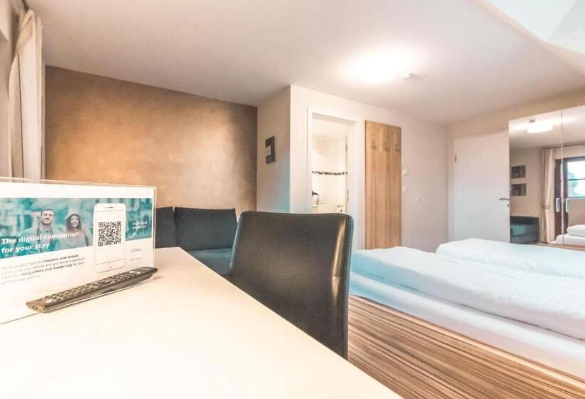 غرفة ديلوكس مزودة بشرفة, Boutique Wellnesshotel Landmann