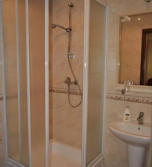 Standard Kolmen Hengen Huone, Bankietowa Hotel & Restauracja