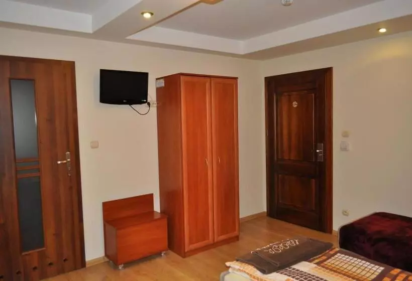 Standard Kolmen Hengen Huone, Bankietowa Hotel & Restauracja