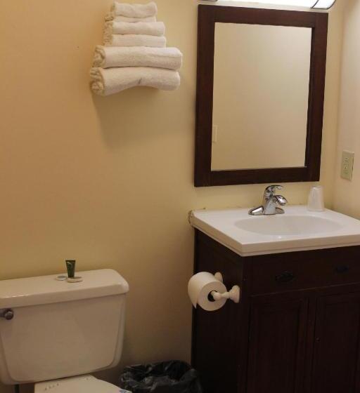 ２ダブルベッドのスタンダードルーム, Berkshire Travel Lodge