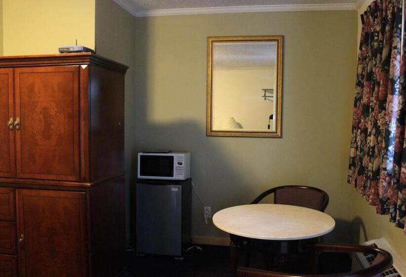 ２ダブルベッドのスタンダードルーム, Berkshire Travel Lodge