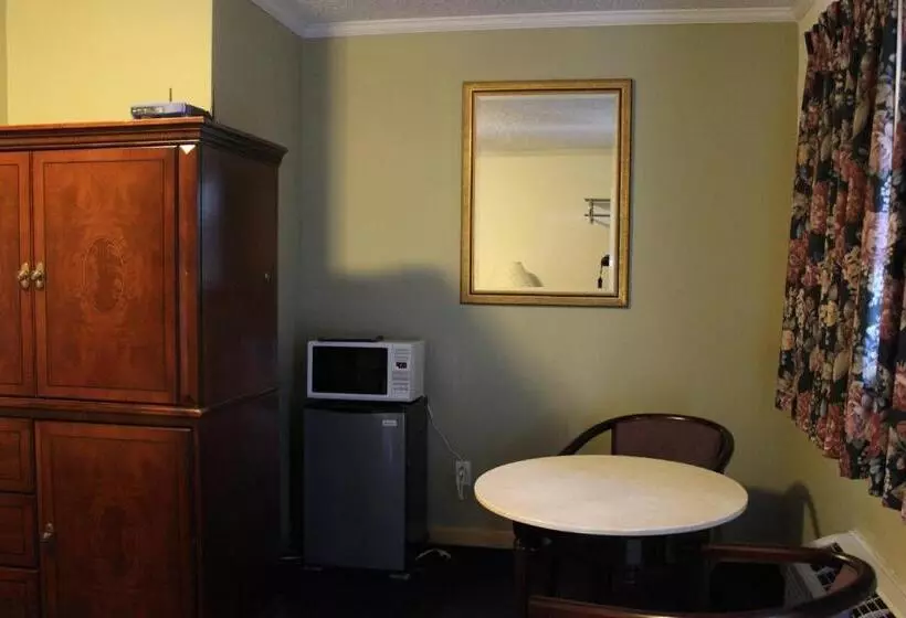 ２ダブルベッドのスタンダードルーム, Berkshire Travel Lodge
