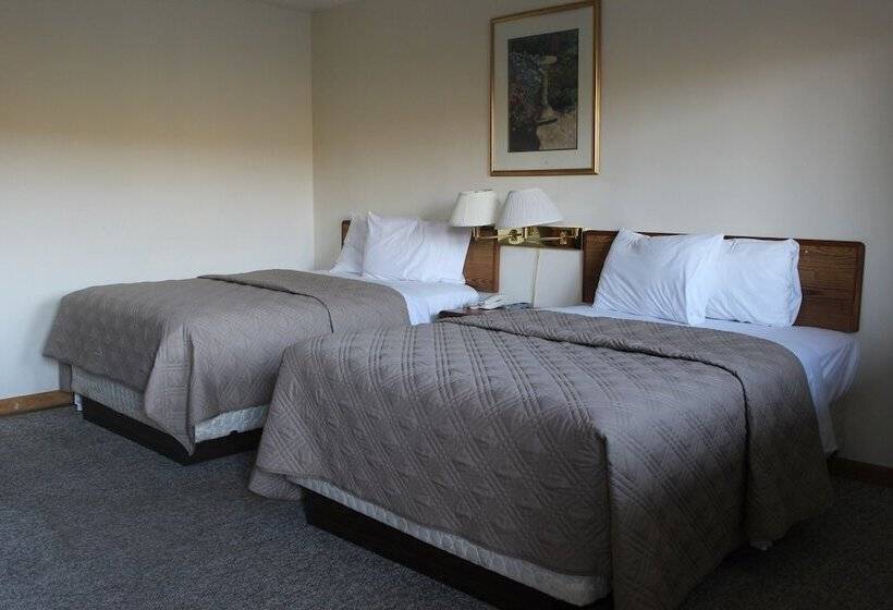 Номер Стандарт 2 Двуспальные Кровати, Berkshire Travel Lodge