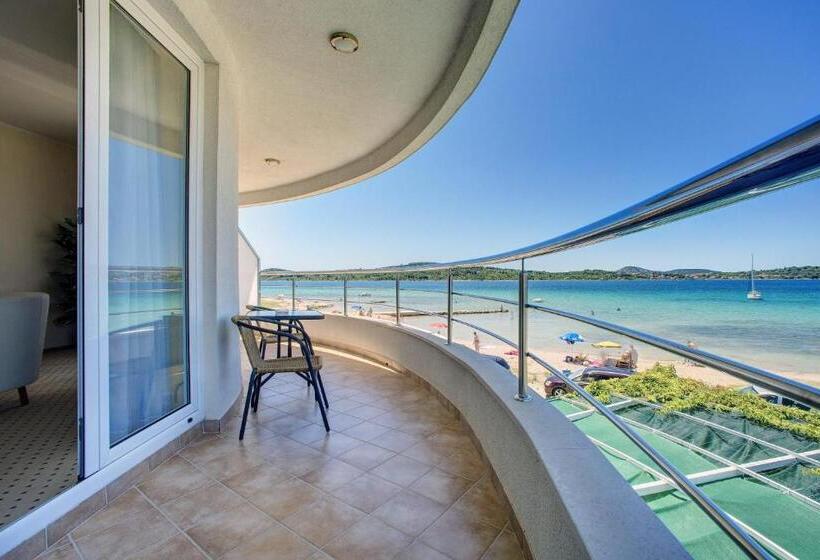 바다 전망 스위트, Duje