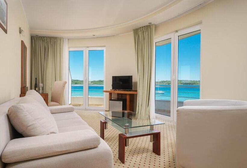 바다 전망 스위트, Duje