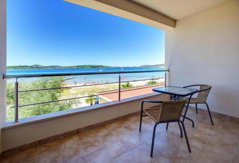 발코니가 있는 바다 전망 수피리어 룸, Duje