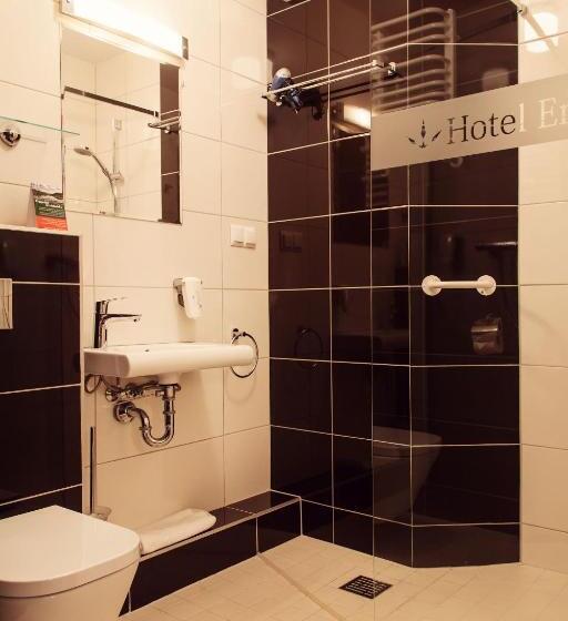 Quarto Estandar Individual, Era