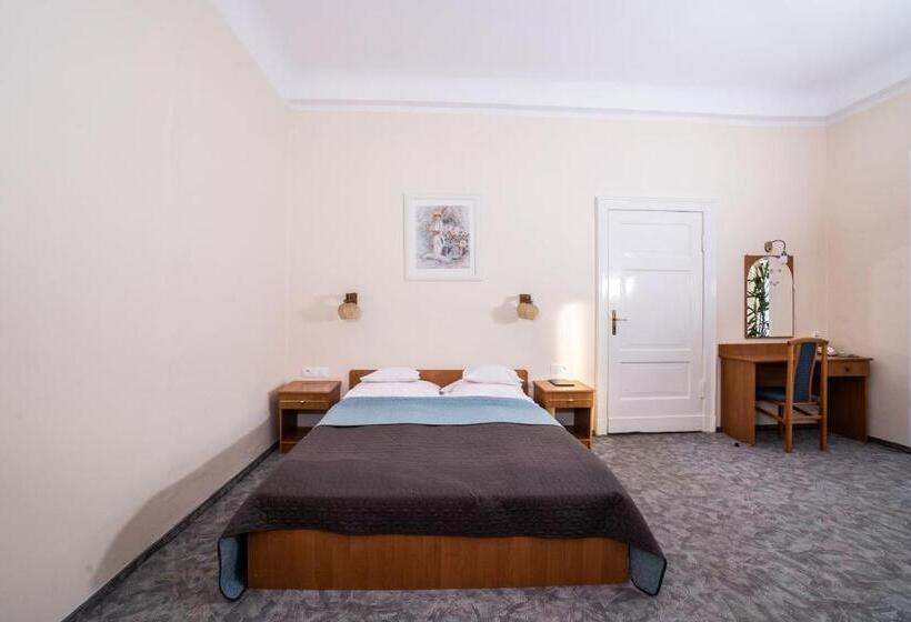 חדר סטודיו סטנדרד, Europa