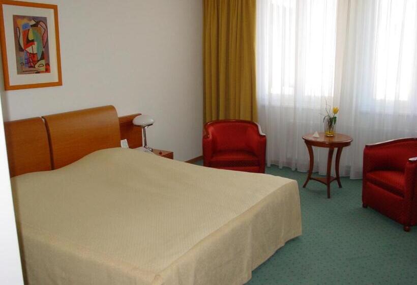 חדר סטנדרט יחיד, Exel