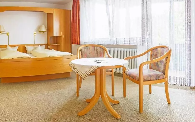 スタンダードルーム, Gasthof Und Pension Zum Kreuz