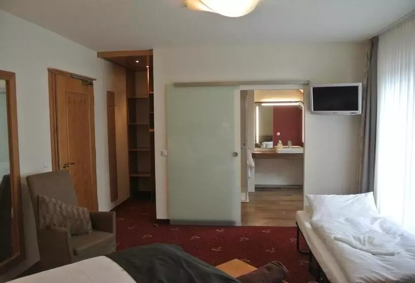 スタンダード4人部屋, Jägerhof