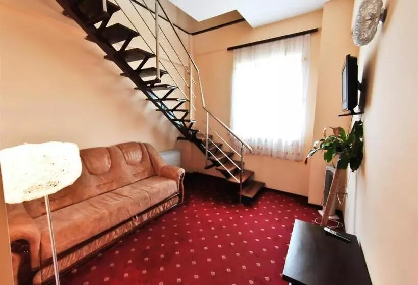 Duplex Suite, Magic Gt Trivale