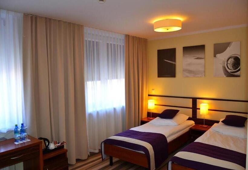 اتاق استاندارد سه نفره, Mazovia Airport Modlin
