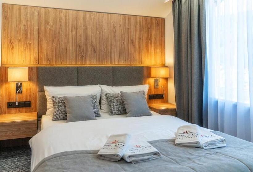 استودیو خانوادگی, Meta Resort & Vine Spa