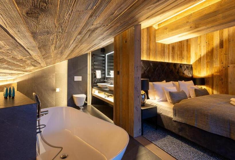 1 Bedroom Penthouse Apartment, Meta Resort & Vine Spa