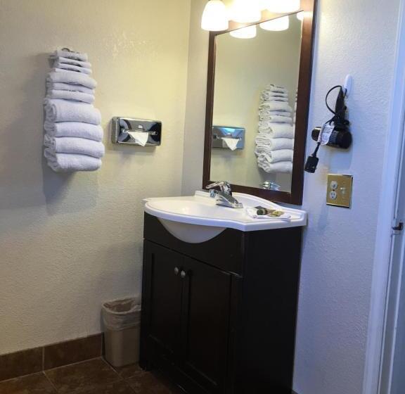 غرفة قياسية سرير كينج, North Coast Inn