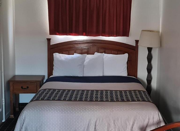 غرفة قياسية ثلاثية, North Coast Inn