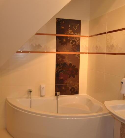 디럭스 룸, Pod Filarami