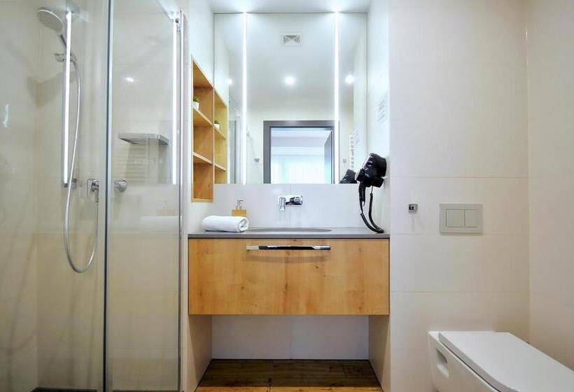 شقة غرفة واحدة, Relax