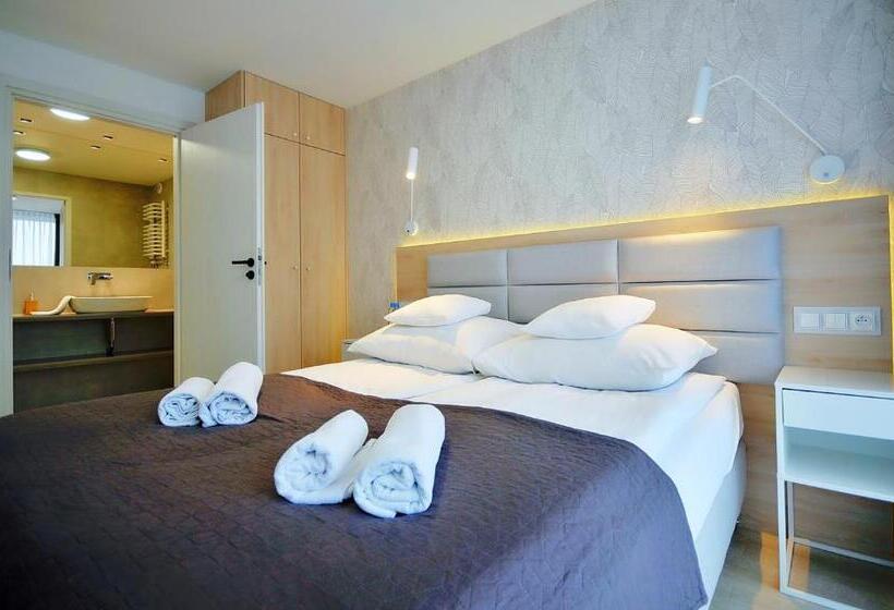 شقة غرفة واحدة, Relax