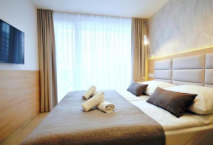 غرفة قياسية مزوَّدة بشُرفة, Relax