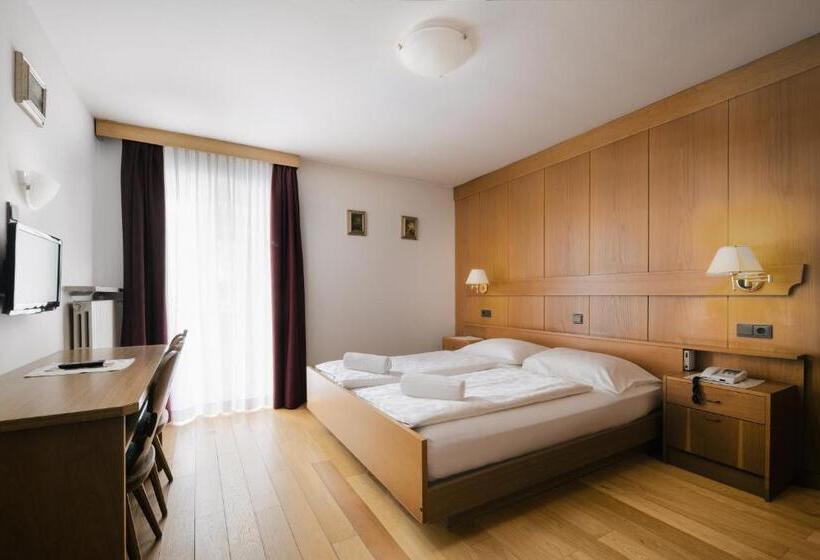 חדר אקונומי, Sole   Sonne