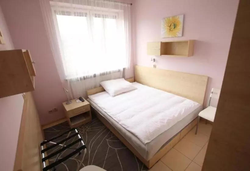 Economy Yhden Hengen Huone, Standard Delegacyjny Bed & Breakfast