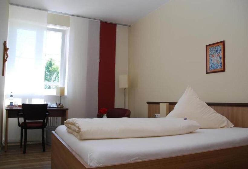 Quarto standart individual, Tagungshaus Regina Pacis