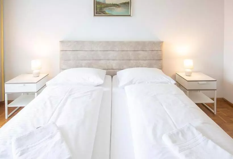 Standard-huone Parveke, Tirolerhof