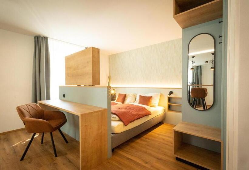 标准工作室, Zum Löwen