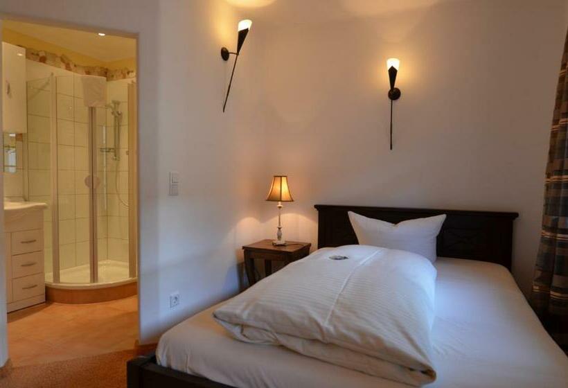 Номер Стандарт Индивидуальный, Landhaus Hotel Wolfratshausen