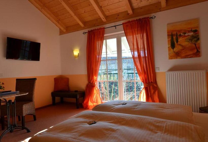 Номер Стандарт, Landhaus Hotel Wolfratshausen