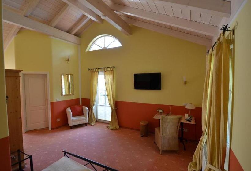Номер Стандарт, Landhaus Hotel Wolfratshausen