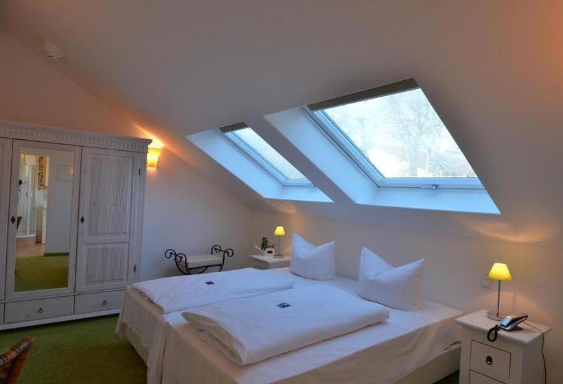 Номер Стандарт, Landhaus Hotel Wolfratshausen