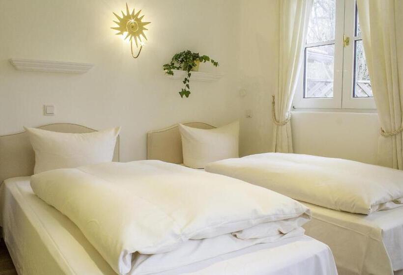 Номер Стандарт, Landhaus Hotel Wolfratshausen