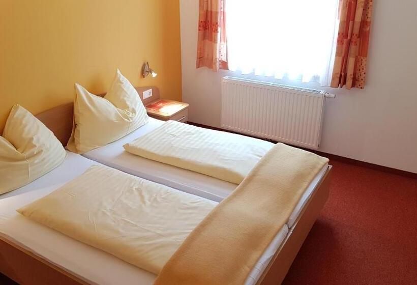 标准间, Roseggerhof