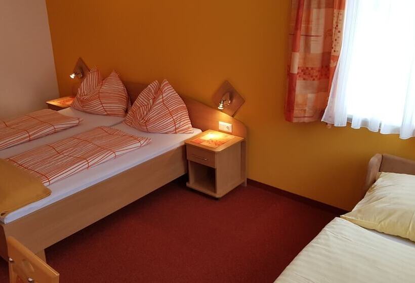 家庭间, Roseggerhof