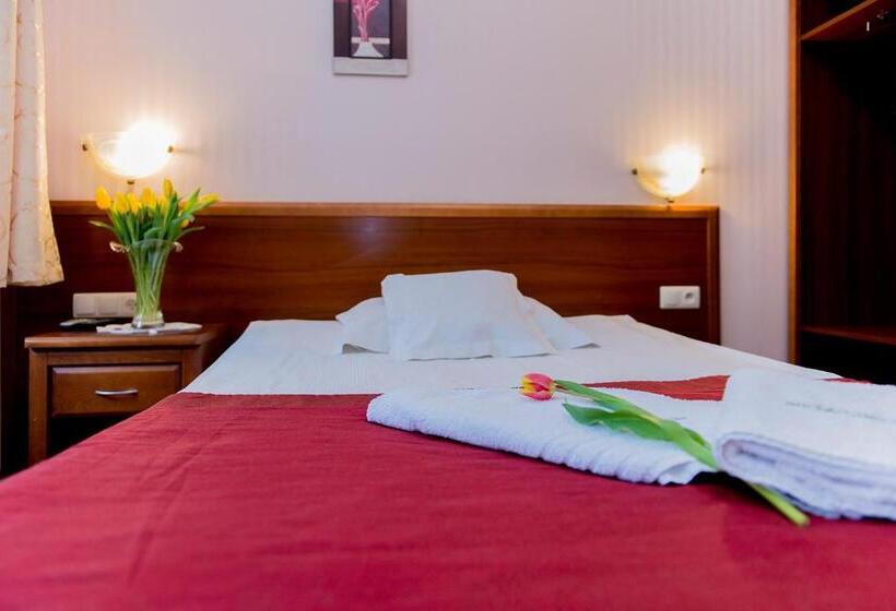 اتاق استاندارد یک نفره, Villa P'alinka