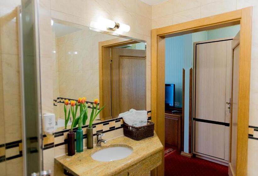 اتاق راحتی, Villa P'alinka