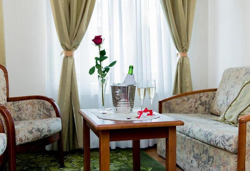 اتاق راحتی, Villa P'alinka