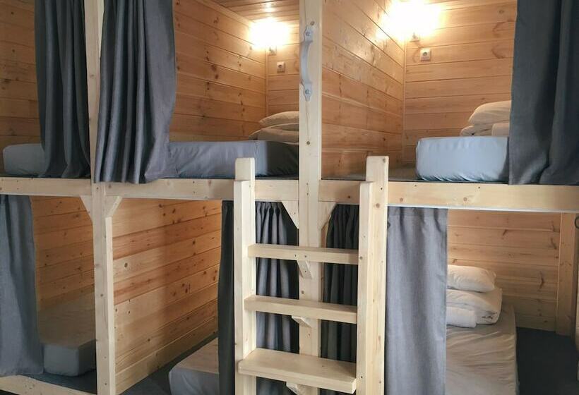 تختخواب در اتاق مشترک, Atlas Hostel