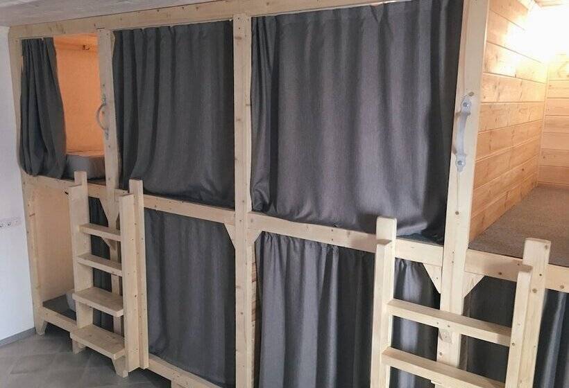 تختخواب در اتاق مشترک, Atlas Hostel