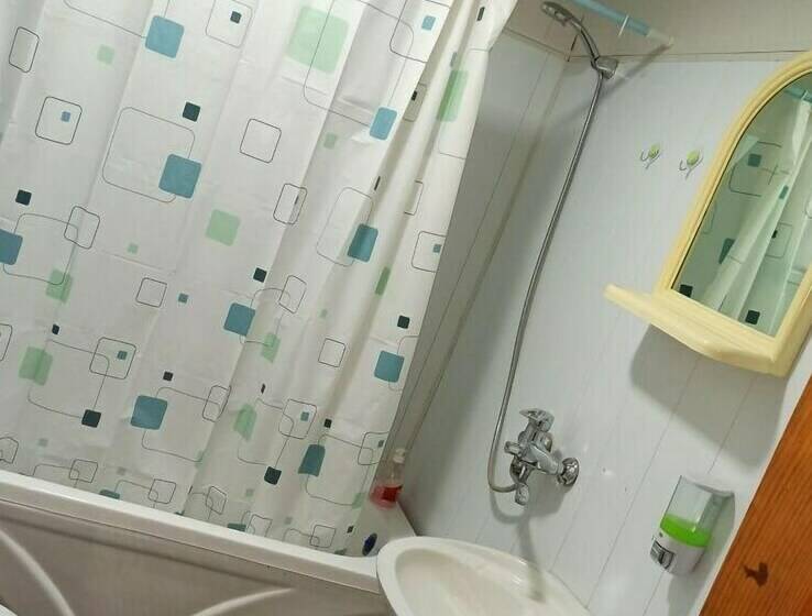 اتاق استاندارد سه نفره, Mekhtar Ambar  Caravan Sarai Xix