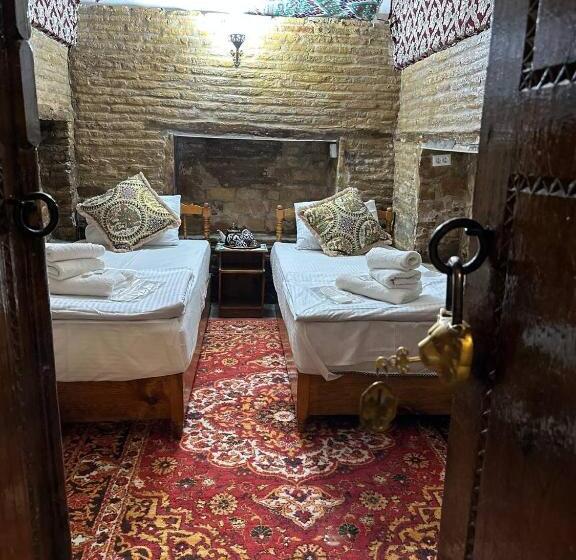 اتاق استاندارد, Mekhtar Ambar  Caravan Sarai Xix