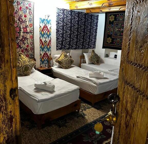 اتاق استاندارد سه نفره, Mekhtar Ambar Caravan Sarai Xix