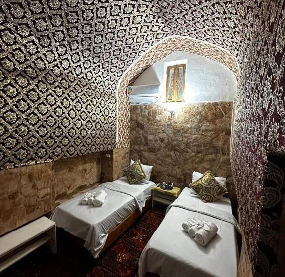 اتاق استاندارد, Mekhtar Ambar  Caravan Sarai Xix