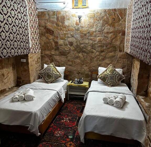 اتاق استاندارد, Mekhtar Ambar  Caravan Sarai Xix
