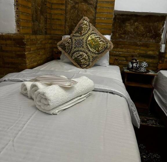 اتاق استاندارد, Mekhtar Ambar Caravan Sarai Xix