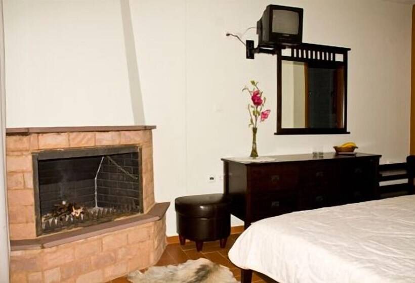 Quarto standart cama de casal, Artemis Kallisti